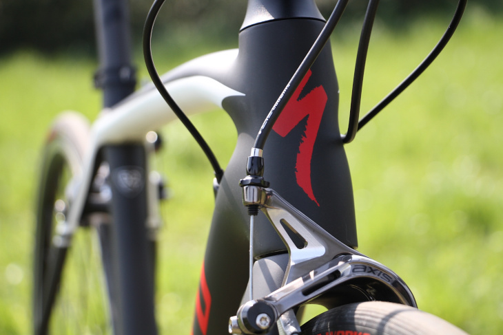S-WORKSを感じるハイコストパフォーマンス 21万円のTarmac Sport